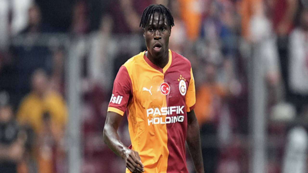 Galatasaray'ın yeni stoperi belli oldu: Okan Buruk kararını resmen verdi, son şansı olacak! 4